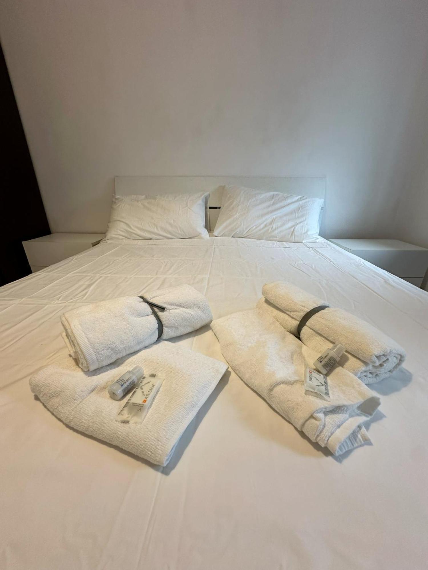 Affittacamere Torino - Private Rooms - H24 Self Check-In Стая снимка